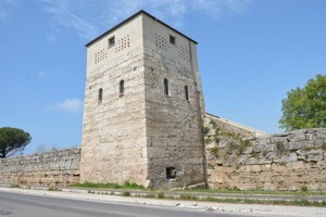 Le mura di Poseidonia